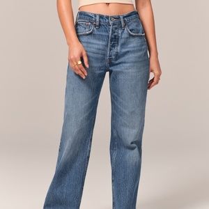 womens low rise 90s baggy jean Abercrombie and fitch SIZE 31 Short